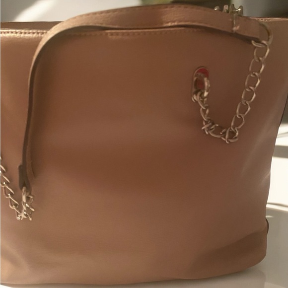 Guess Quilted Tote - Picture 8 of 16